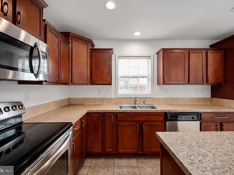 259 Olympic Dr — Photo 16