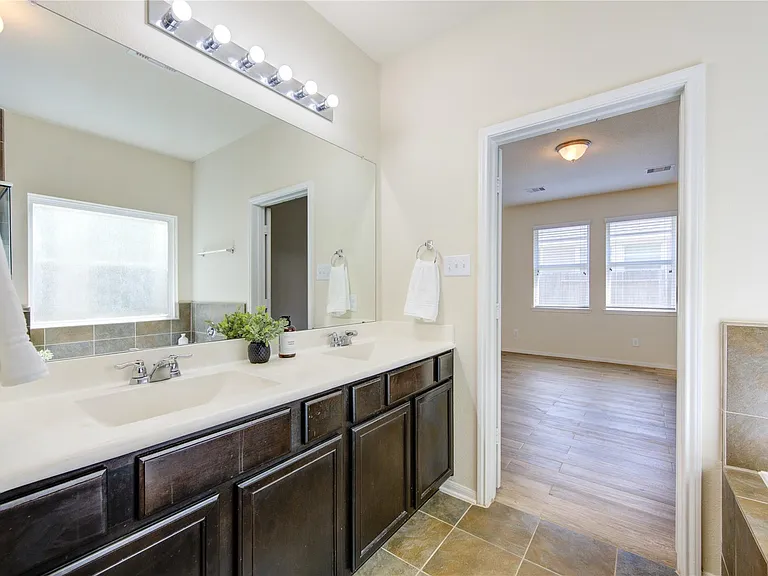 6518 Wilshire Rdg — Photo 22