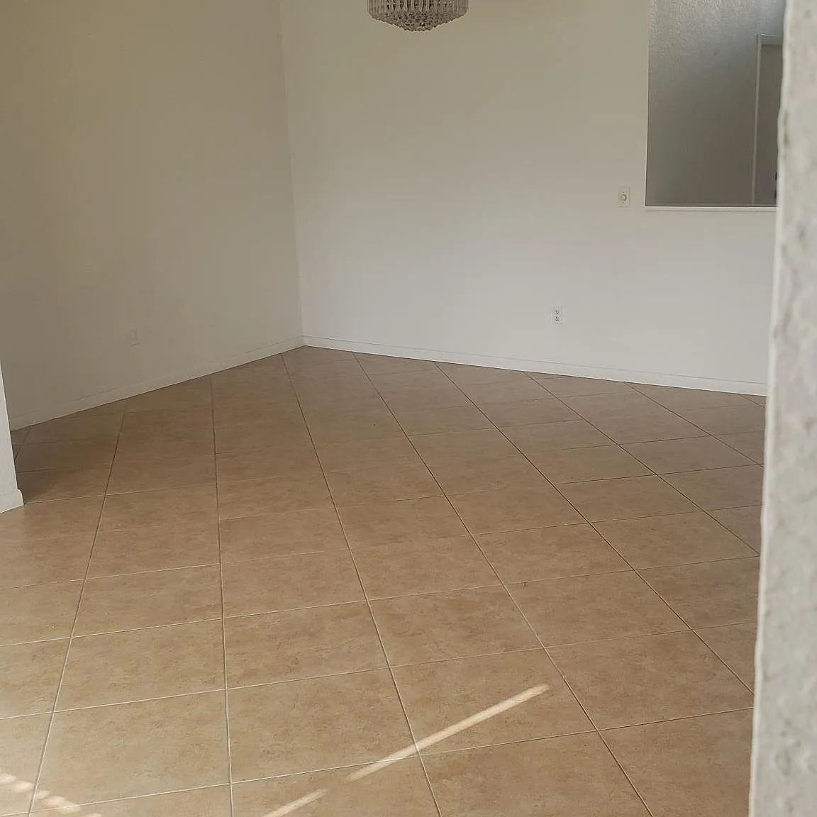 3 bed, 1861 sqft, $4,200 — Photo 4