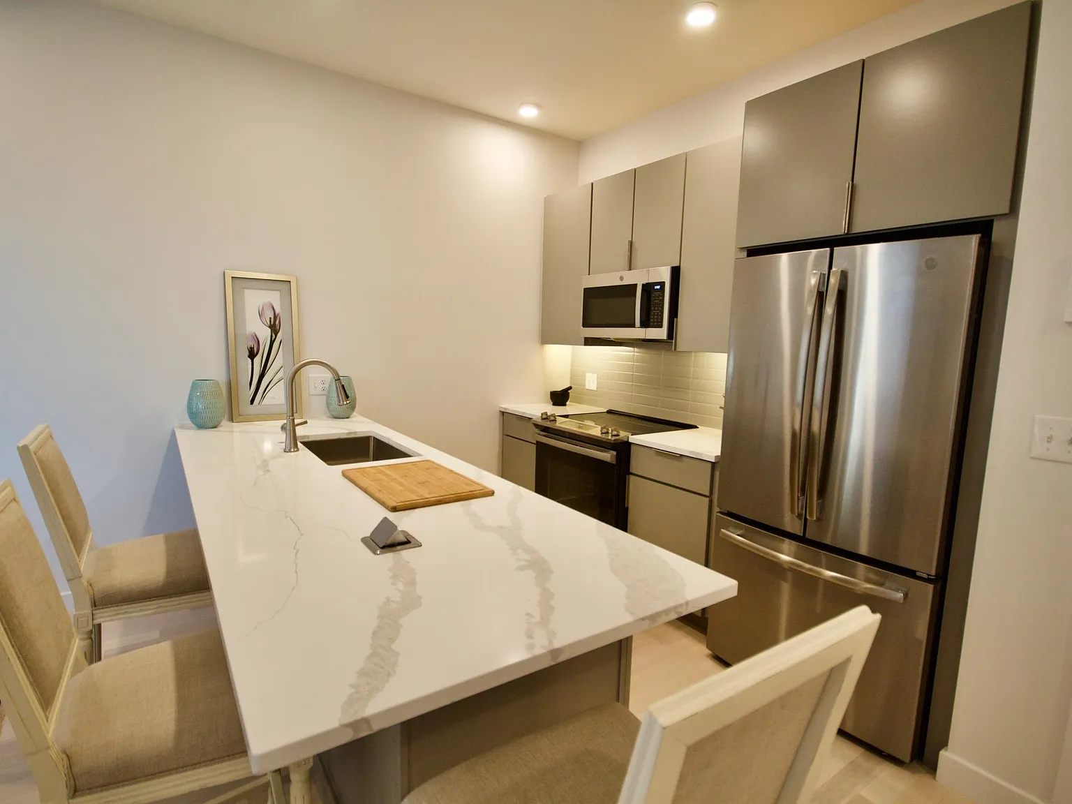 225 Waterman St — Photo 4