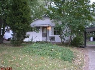 142 Ben Nevis Rd, Saint Louis, MO 63137