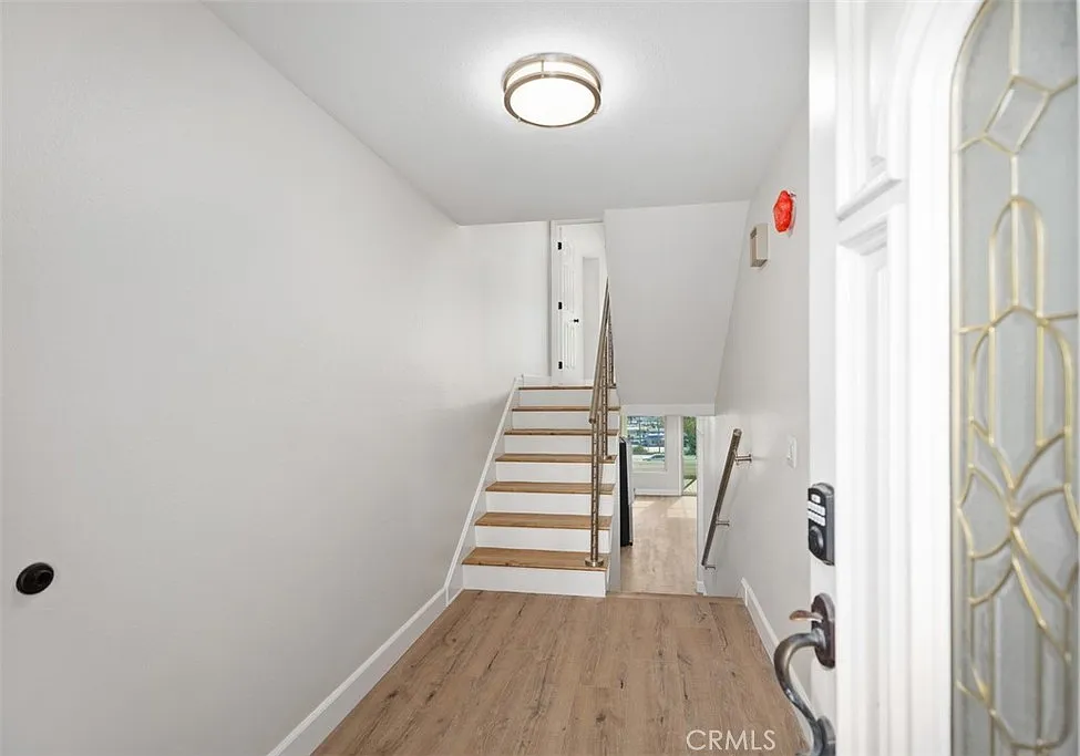 3 bed, 3.5 bath, 1916 sqft, $4,950 — Photo 4