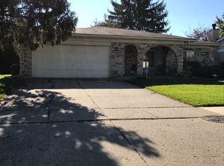 2318 Mellowood Dr, Sterling Heights, MI 48310