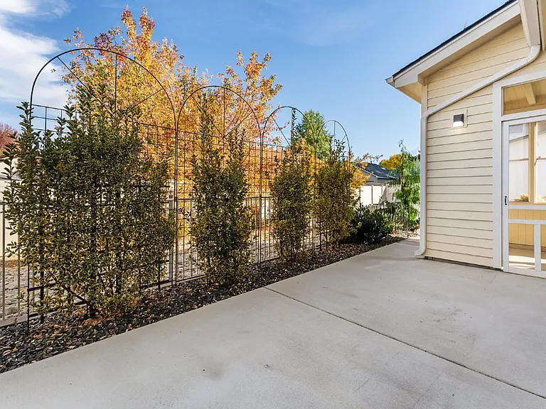 115 S Mathie Way — Photo 31