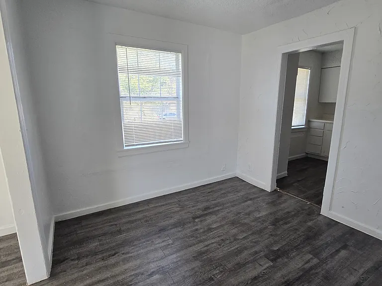 2501 NE 16th St — Photo 4