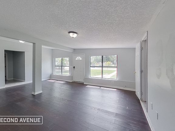 5th image of 7029 Fontainebleau Cres