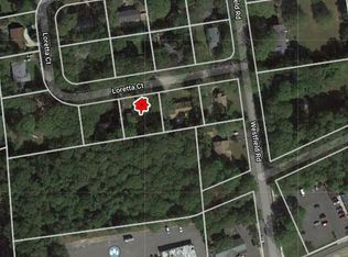 6 Loretta Ct, Coram, NY 11727