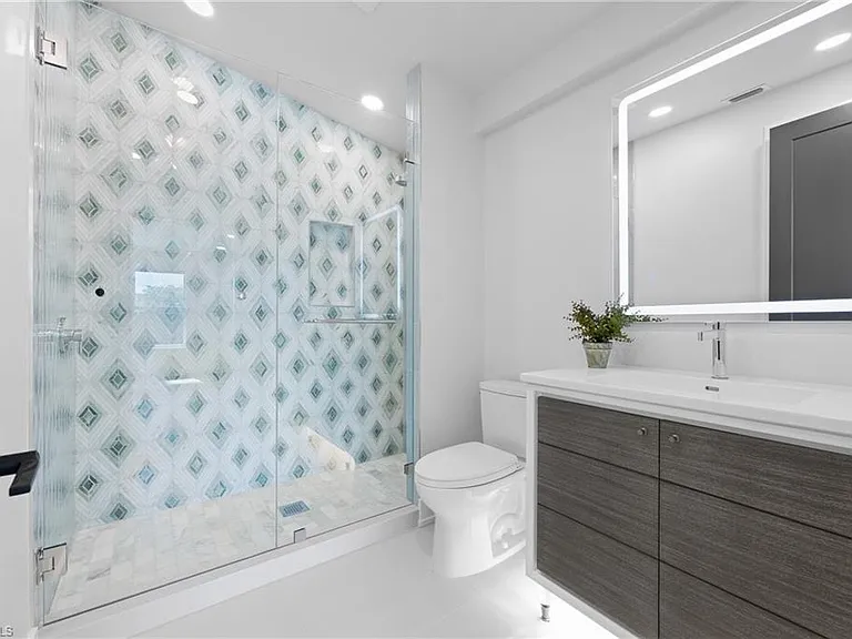 1836 Harbor Ln — Photo 21
