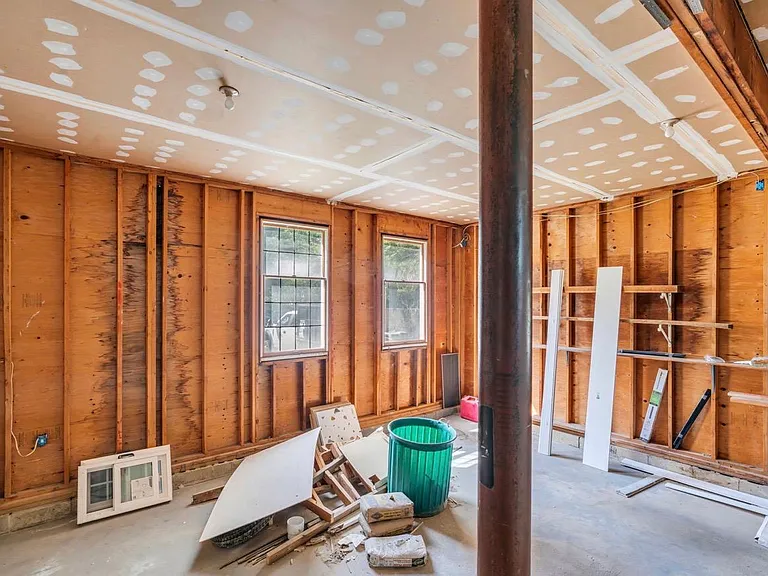 633 Eltone Rd — Photo 46