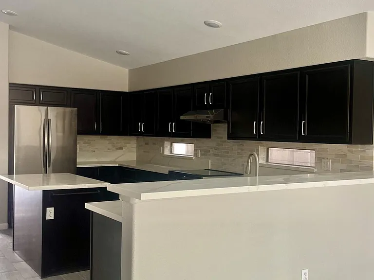 7211 W Irma Ln — Photo 6