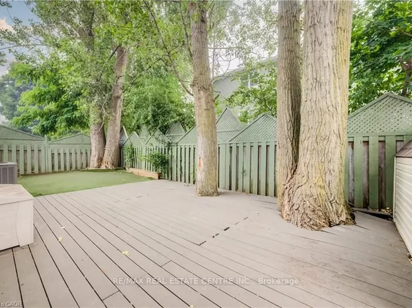 297 Country Hill Dr, Kitchener, ON