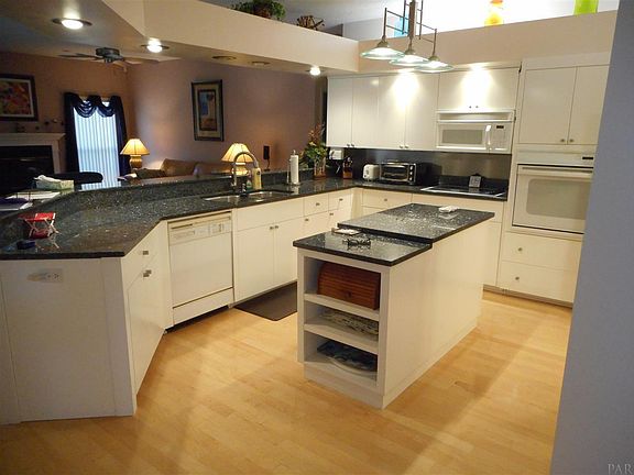 3rd image of 3014 Pine Valley Dr
