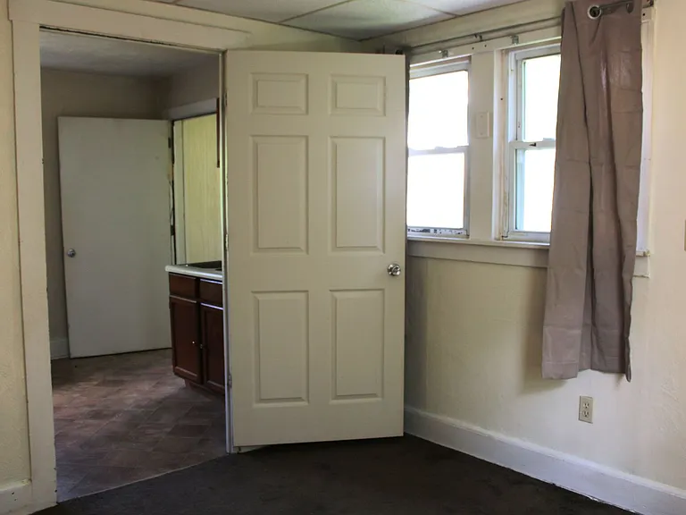 883 Josephine Ave — Photo 13