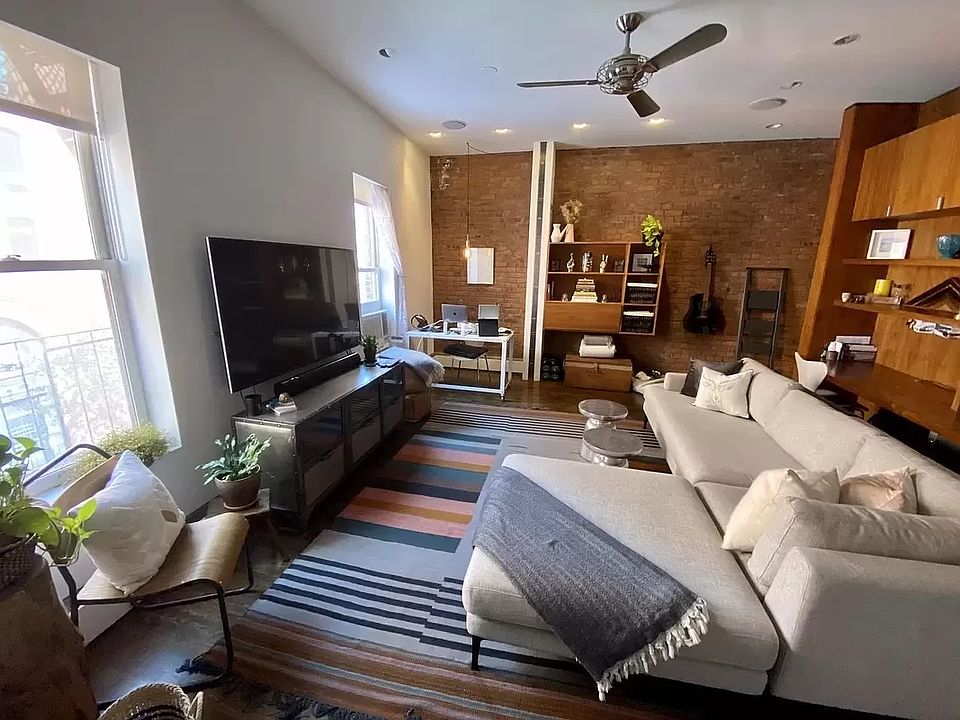 1st image of 719 Greenwich St APT 3-N