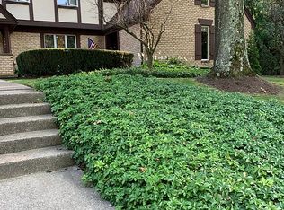 3287 Georgian Ct, Erie, PA 16506