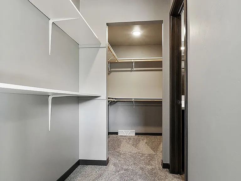 635 Diversity Dr — Photo 9