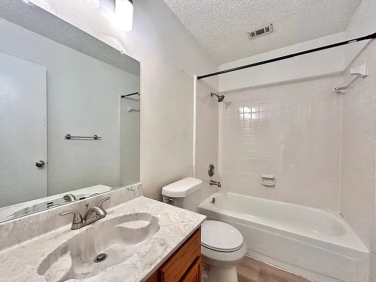 806 Minturn Ln — Photo 13