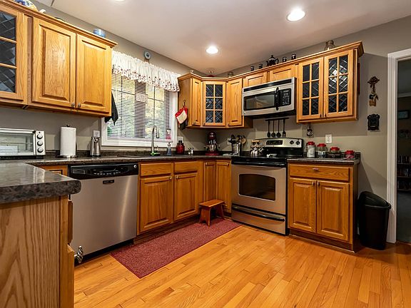 2nd image of 24 Birchwood Dr