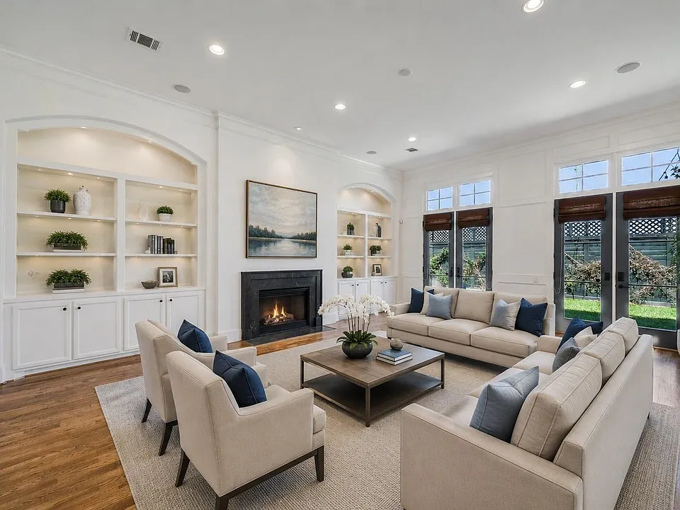 1116 Mosaico Ln