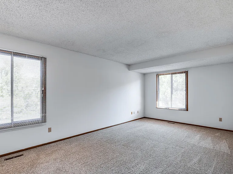 Auburn Townhomes — Photo 13