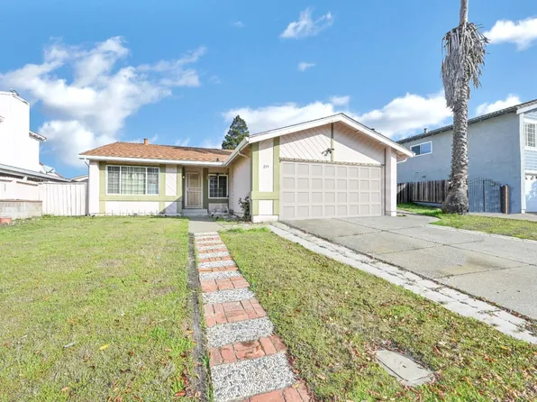 233 Oriole Ct, Hercules, CA 94547