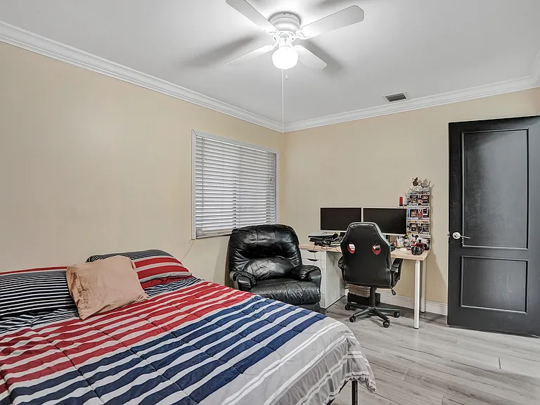 620 SW 100th Ave — Photo 39