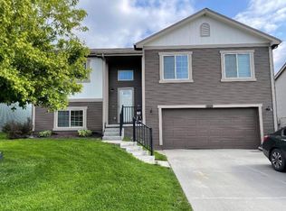 16929 Tibbles St, Omaha, NE 68116