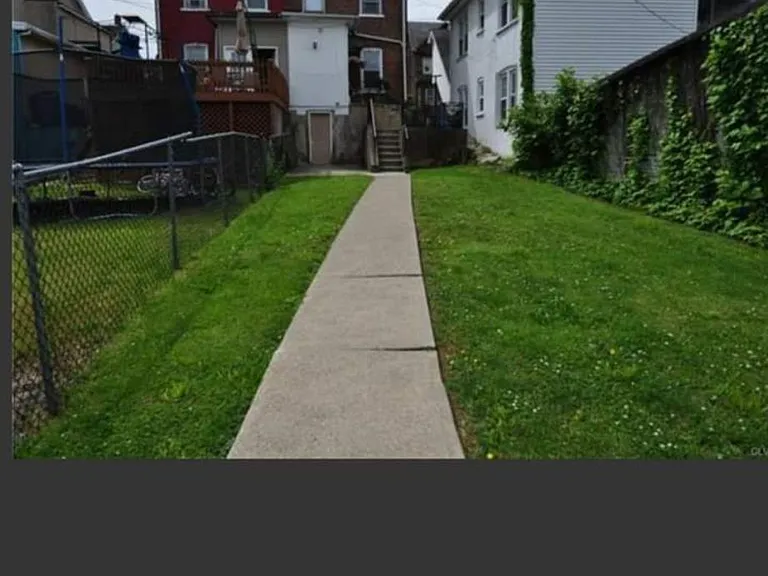 1145 Broadway Ave #2 — Photo 11