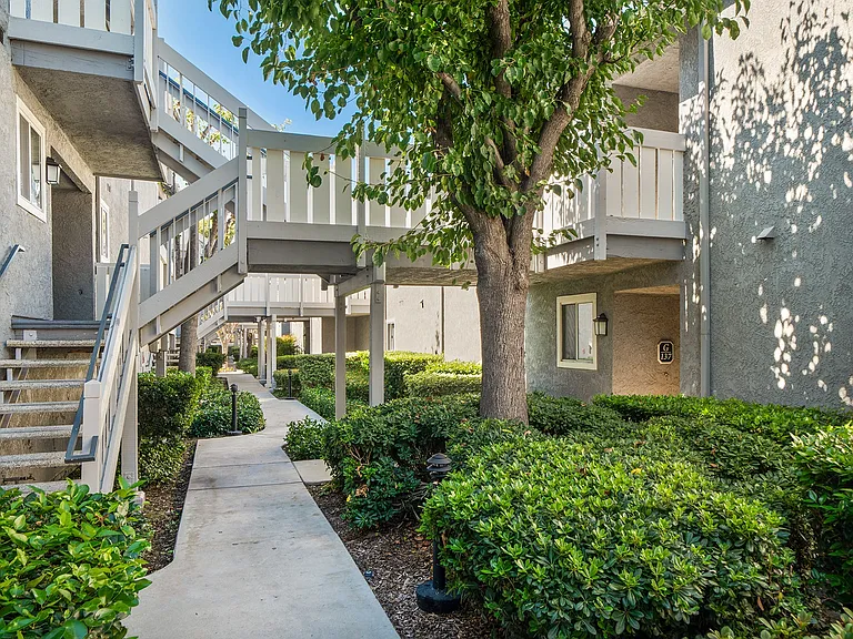 Hampton Pointe — Photo 37