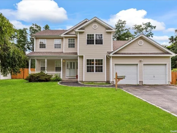 9 Hoffman Drive, Kings Park, NY 11754