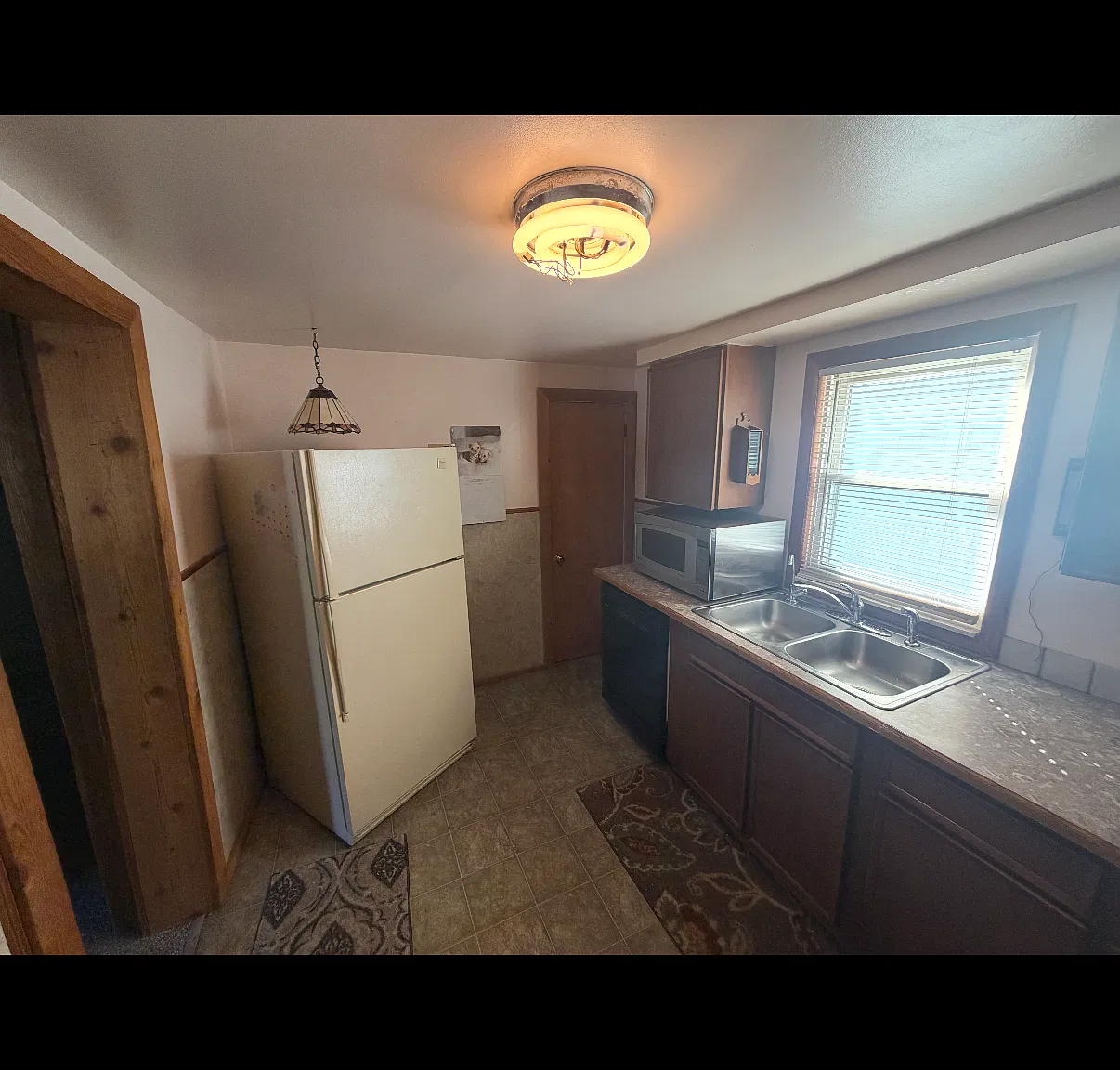 3 bed, 810 sqft, $1,150 — Photo 3