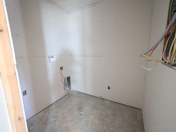 5th image of 300 S Erin St Unit A