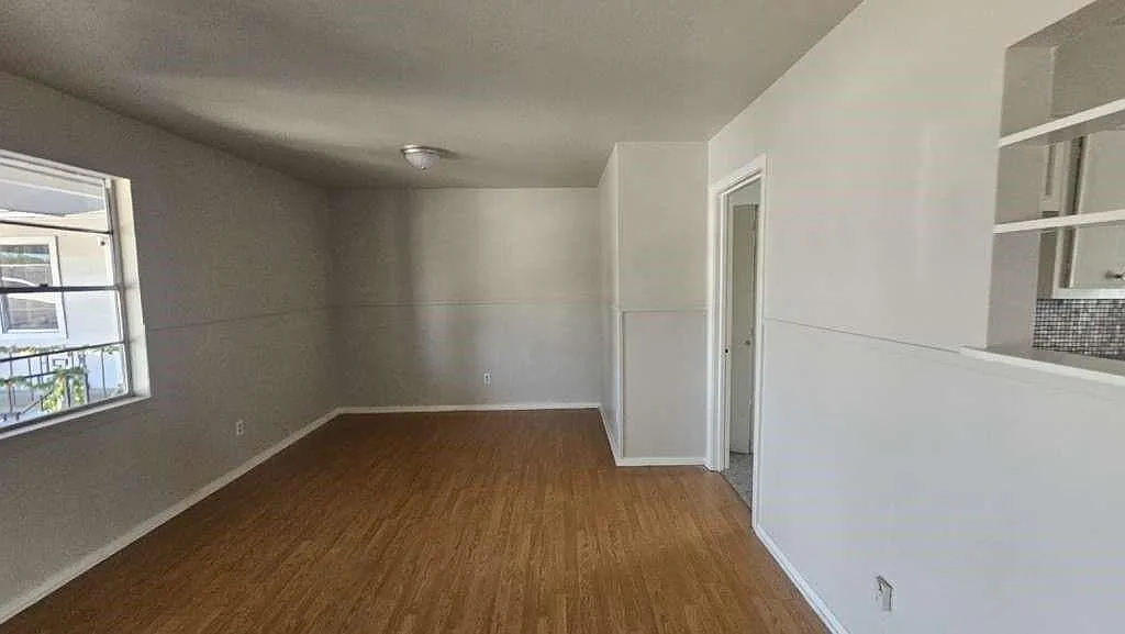 2 bed, 1.0 bath, 650 sqft, $849 — Photo 2