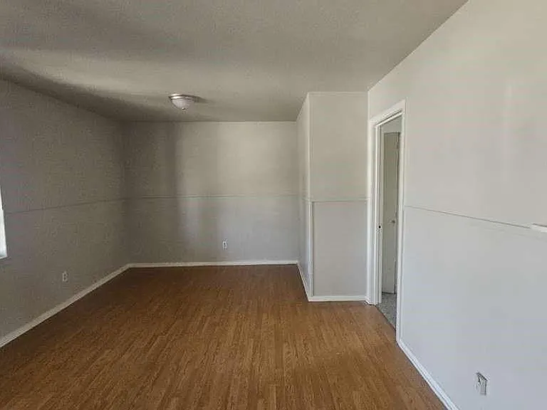 9222 Lockwood Dr #17 — Photo 2