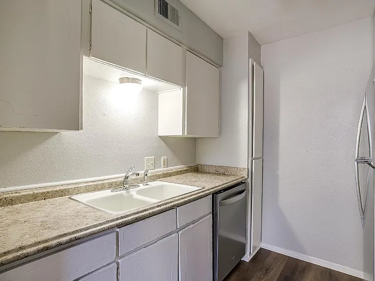 5201 Curzon Ave #5 — Photo 10