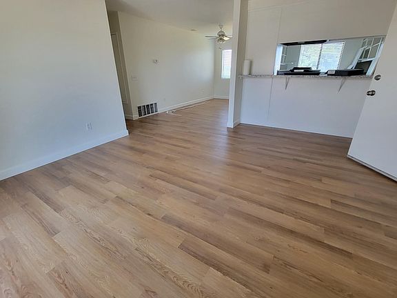 3rd image of 910 S Sheridan St APT D