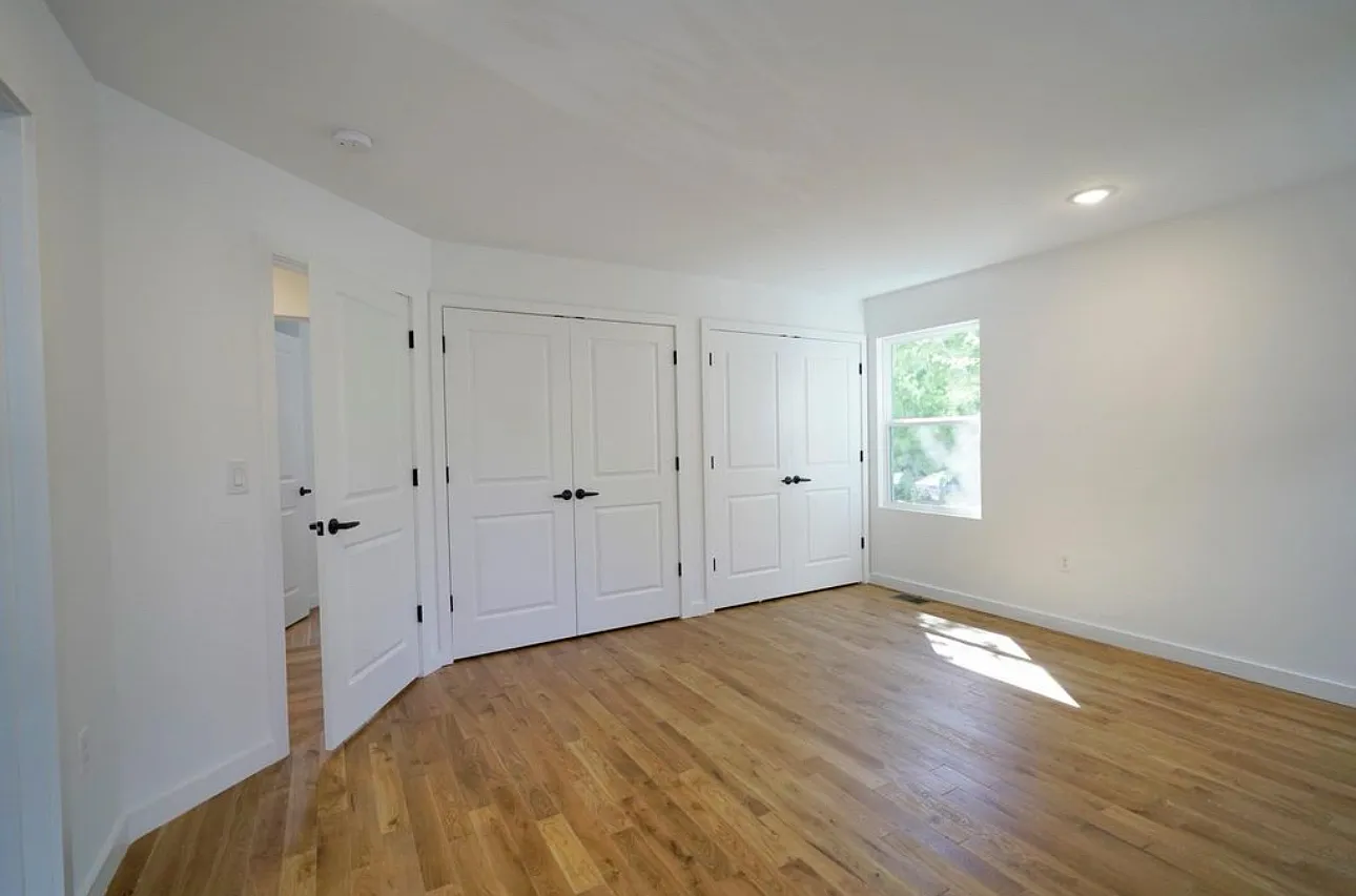 712 Seaport Dr — Photo 4