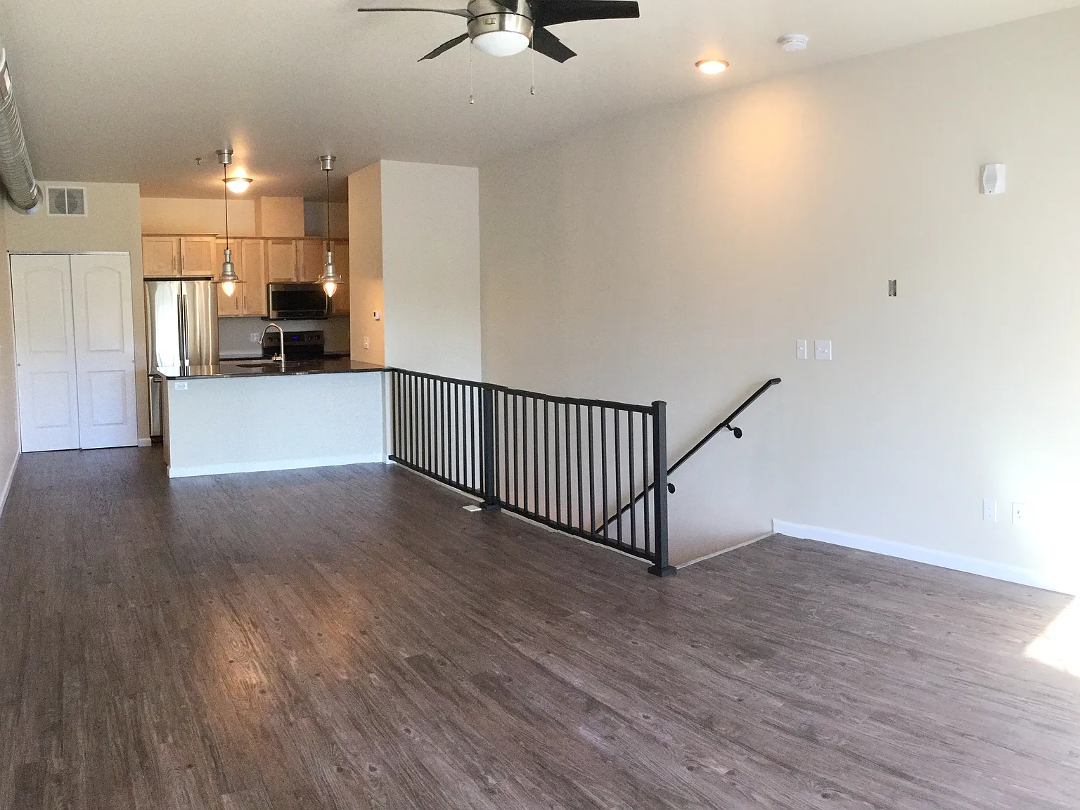 1 bed, 819 sqft, $1,200 — Photo 3