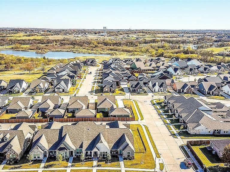 329 Tinker Trl, Burleson, TX 76028 Zillow