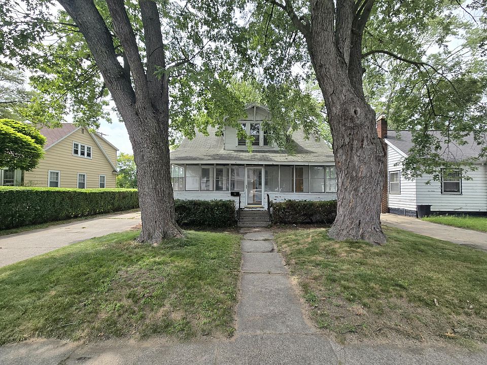 1st image of 2209 Hoyt St
