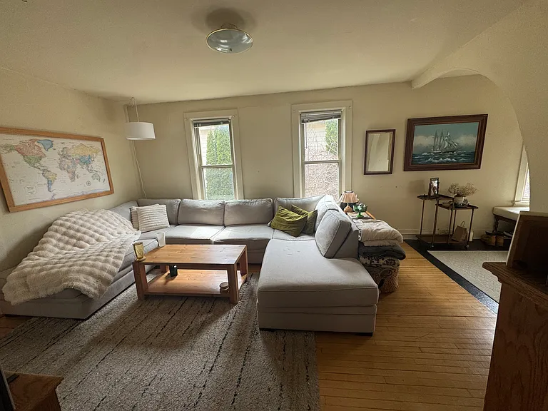 2642 N Fratney St — Photo 2