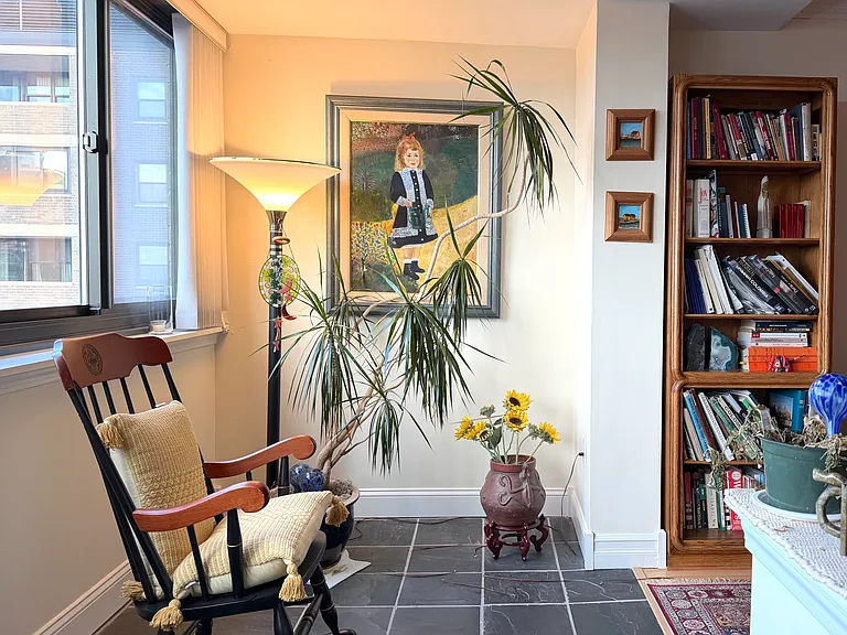 2 Hawthorne Pl #15D — Photo 7