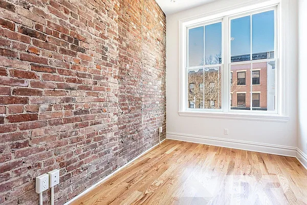 Rented by EXR | media 13