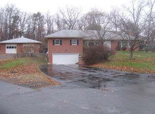 621 Crest Dr, Cumberland, MD 21502