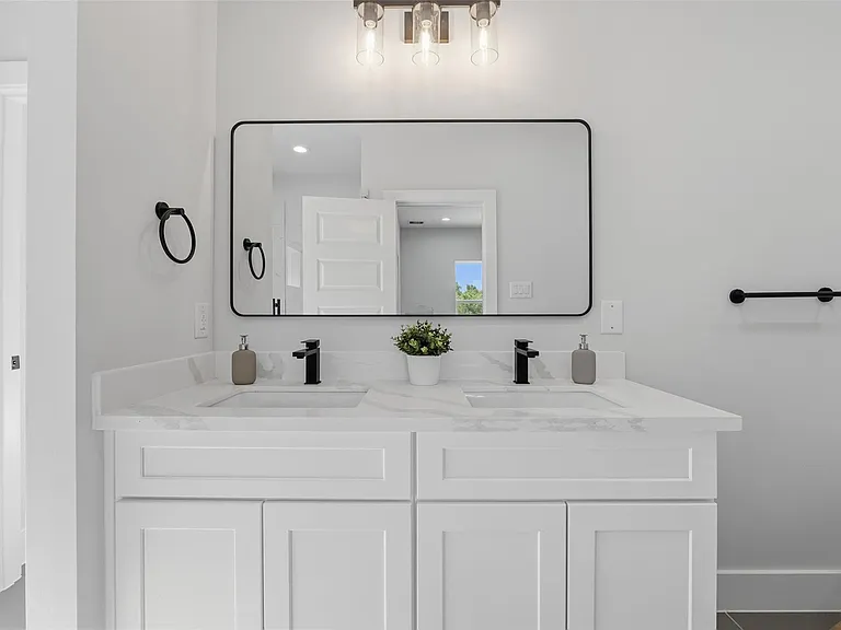 892 Paul Quinn St — Photo 11