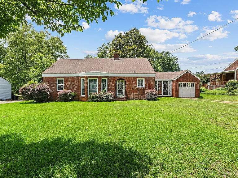 2334 Redwood Dr — Photo 2