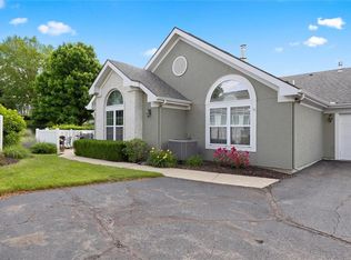 7149 Meadow View St, Shawnee, KS 66227