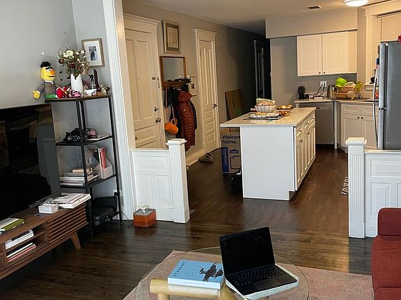 3rd image of 2316 W Superior St #1E