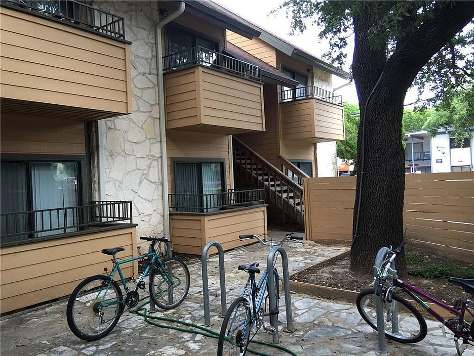 2nd image of 2714 Nueces St APT 106
