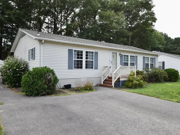 12 Trailwood Dr, Bridgewater, MA 02324